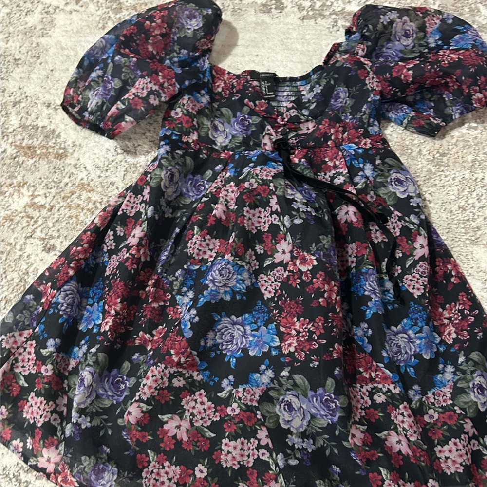 Forever 21 Women’s Cottage Core Floral Top